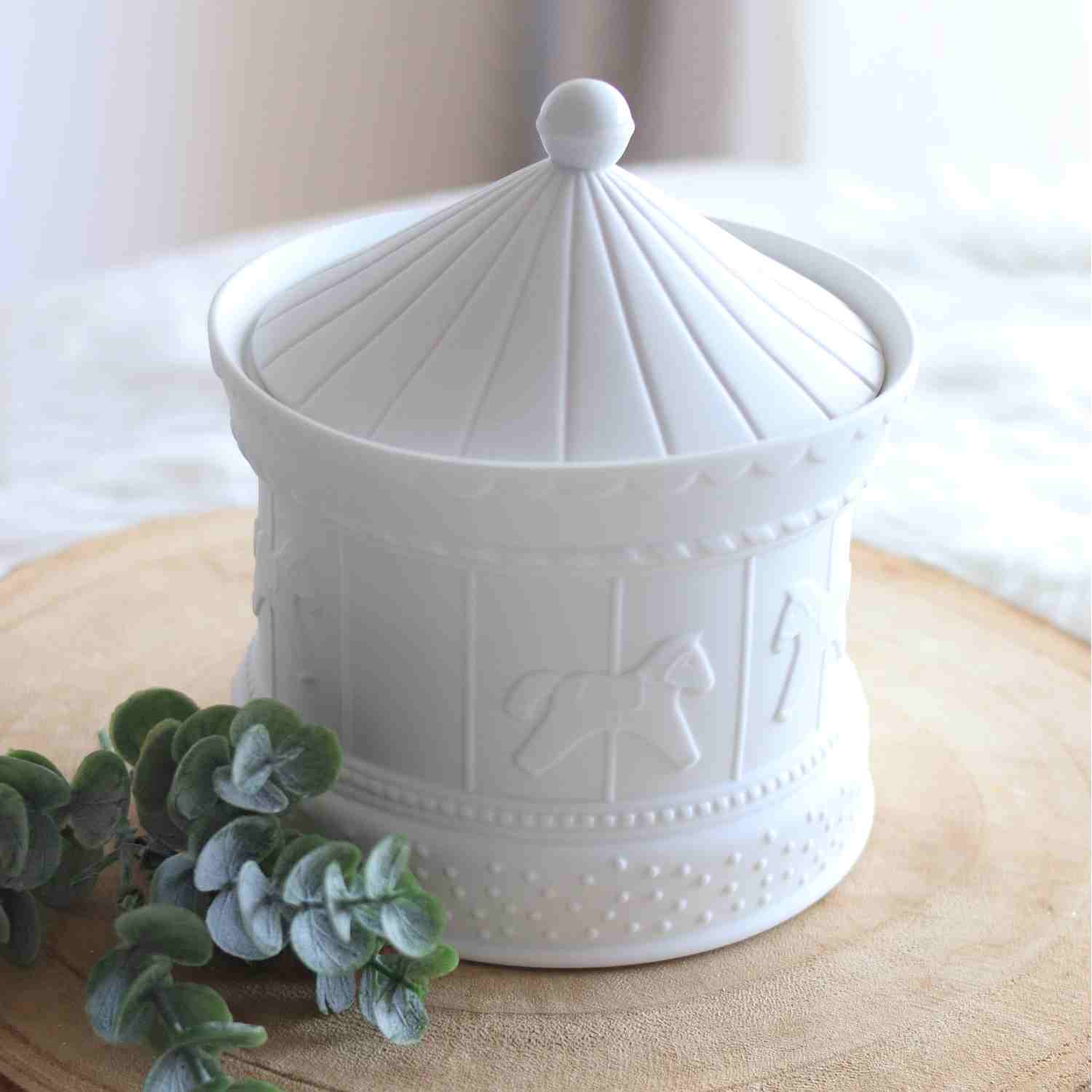 Boîte en porcelaine – “Moulin de carrousel” – Räder