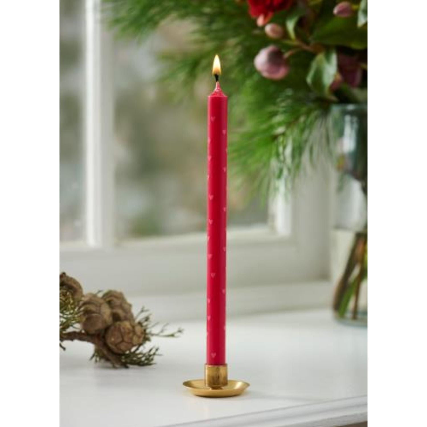 Bougie fine rouge à petits cœurs roses 1,3 cm – Ib Laursen