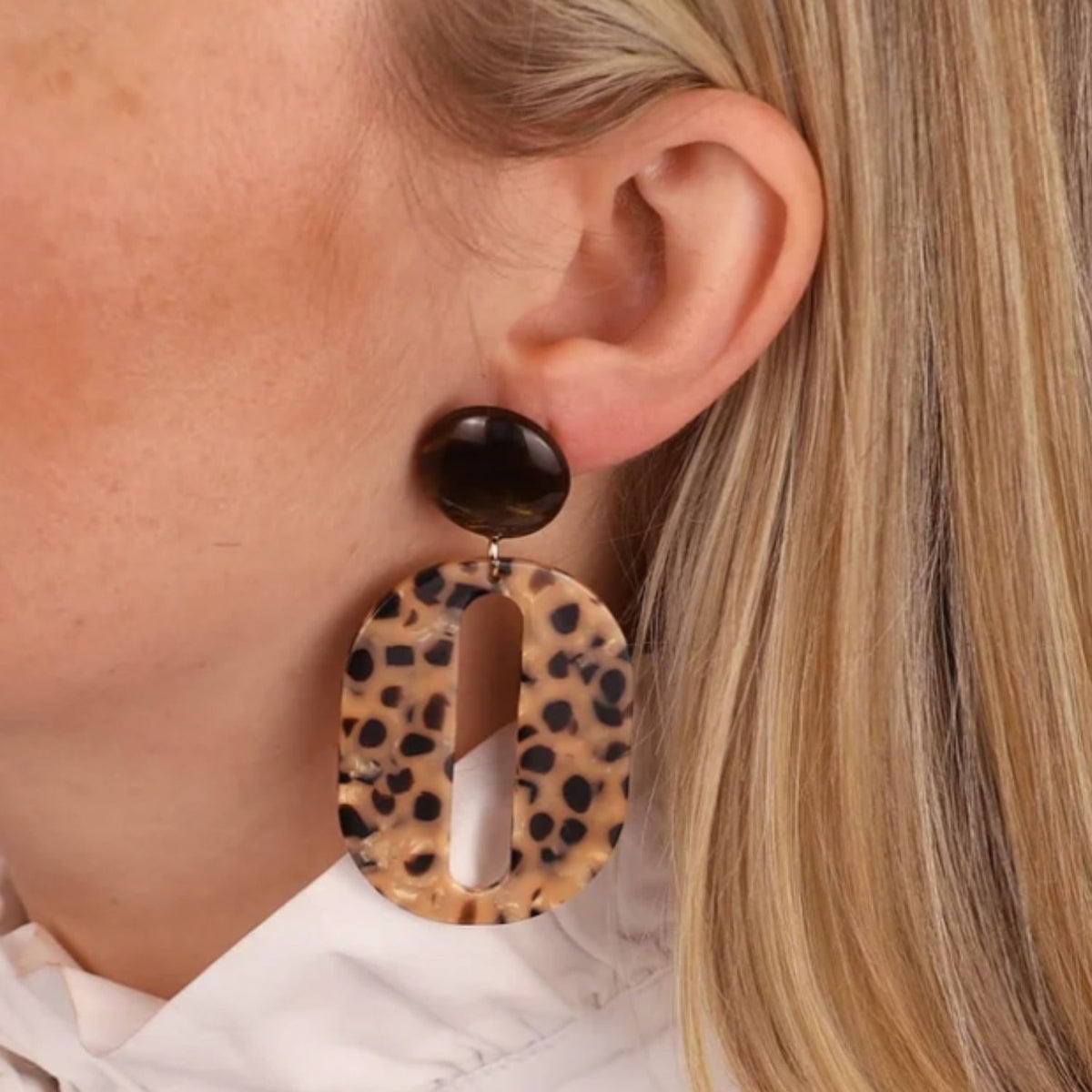 Boucles d’oreilles Alice marron et léopard – Clips