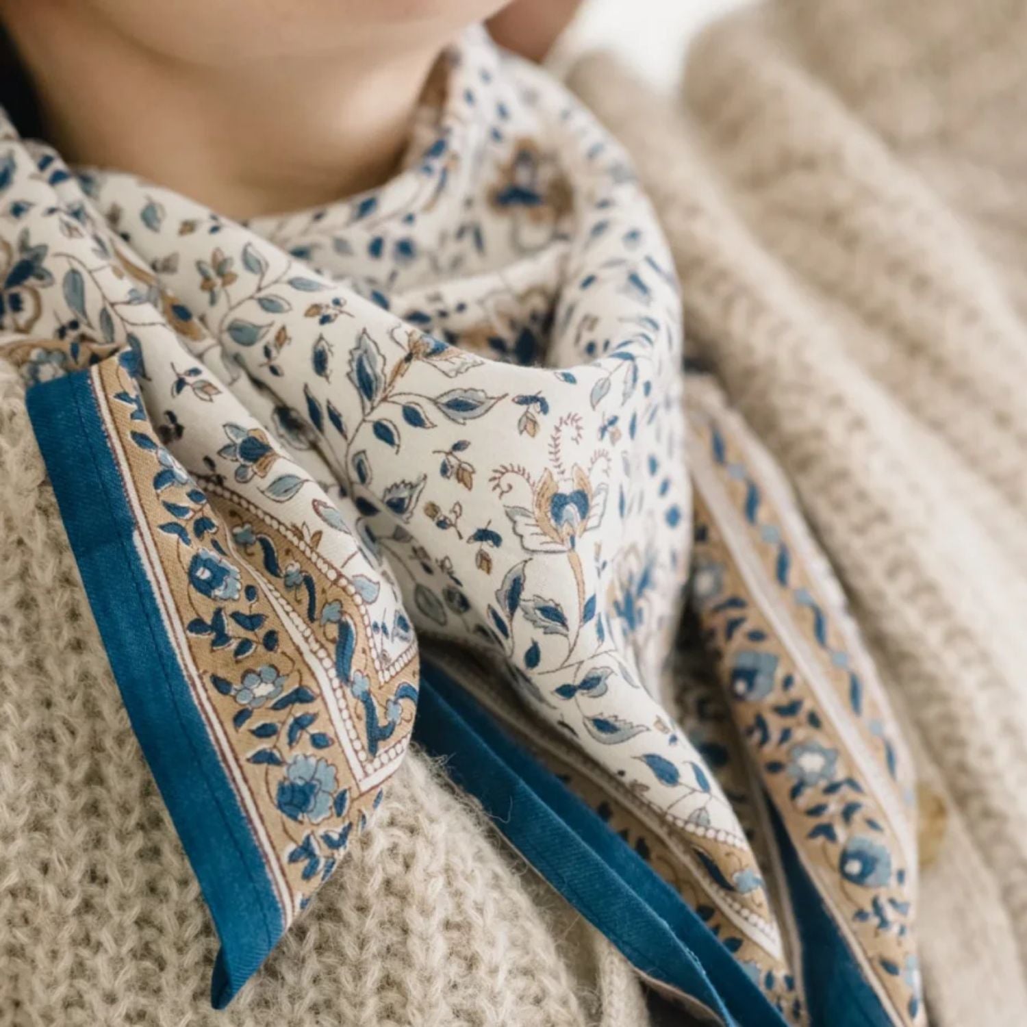 Foulard Folk Story Crème – Bindi Atelier