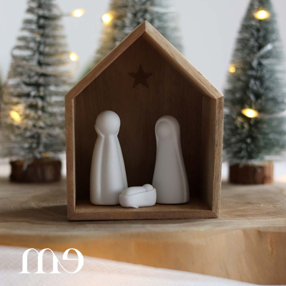 Petite crèche bois et personnage porcelaine Räder