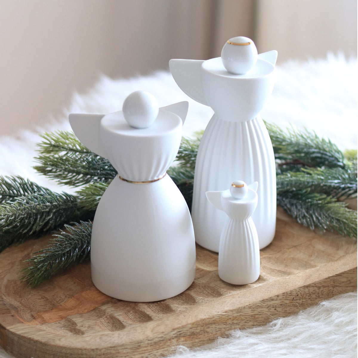 Ange décoratif en porcelaine blanche et dorée Räder