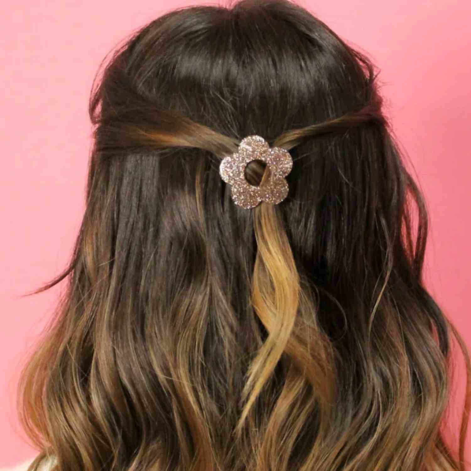 Barrette fleur dorée – Odette