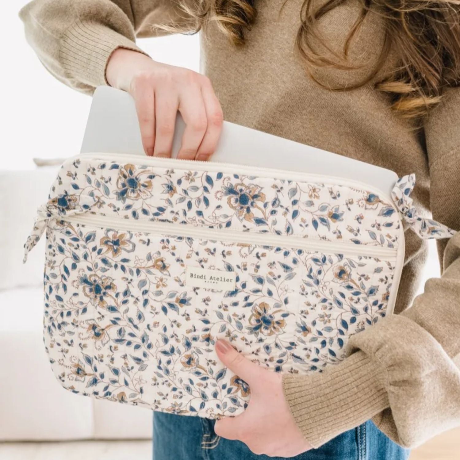 Pochette ordinateur Folk Story Crème 15 pouces – Bindi Atelier