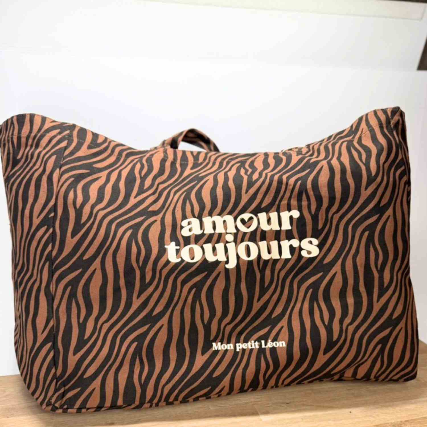 Cabas XXL zébré marron – “Amour toujours”