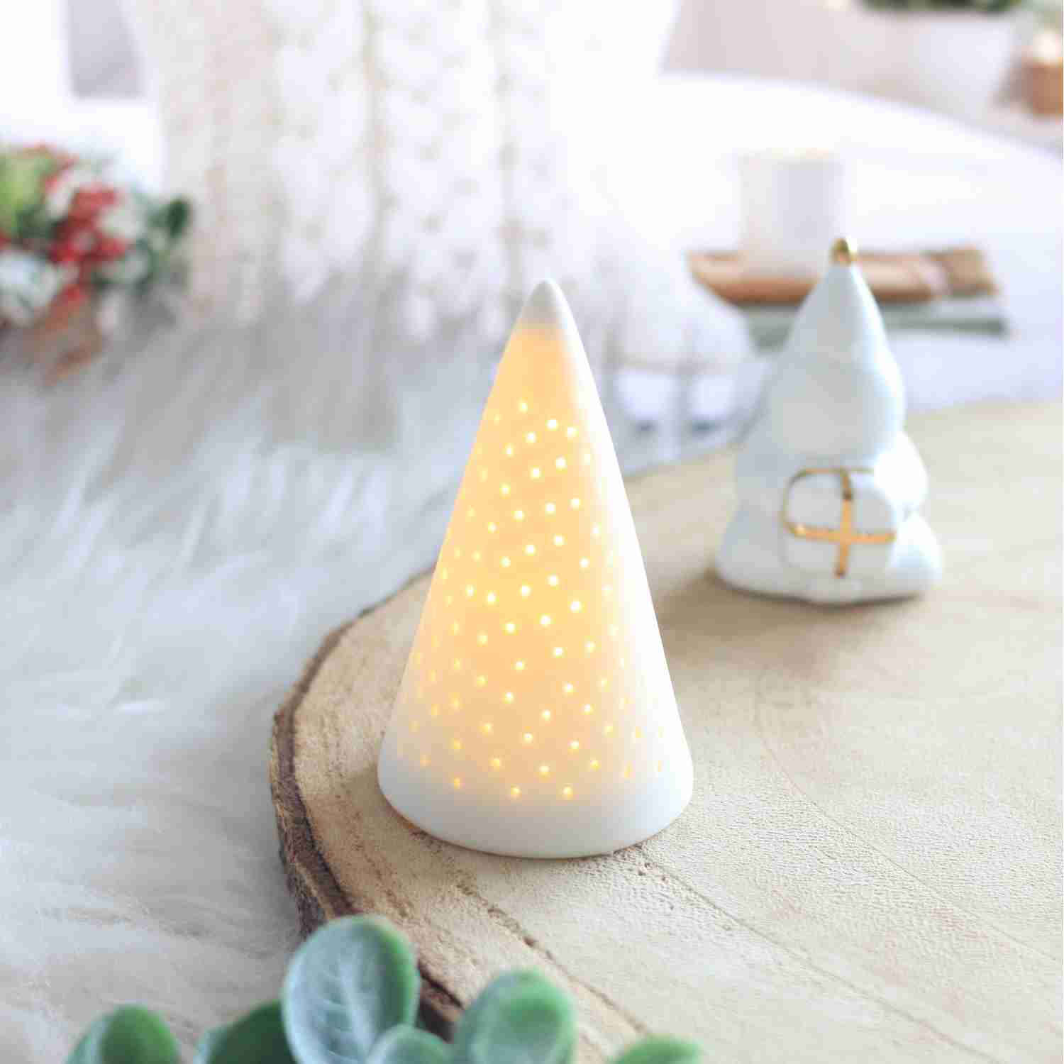 Mini sapin lumineux Led en porcelaine