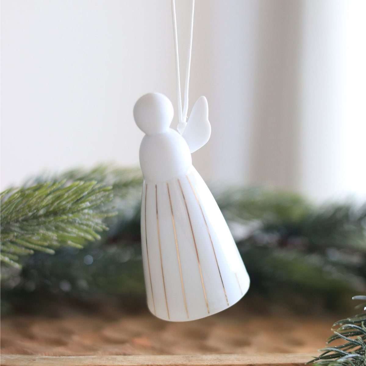 Suspension Ange Robe dorée Räder