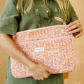 Housse d’ordinateur Garda pop pink – Bindi Atelier