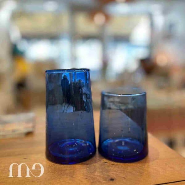 verre beldi bleu en verre soufflé fabriqué au maroc